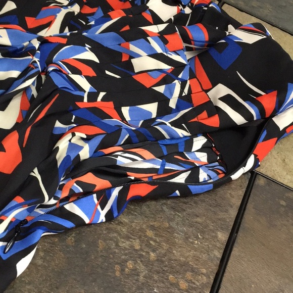 Nine West sleeveless, Multicolored Top. Size 4 - Picture 6 of 10